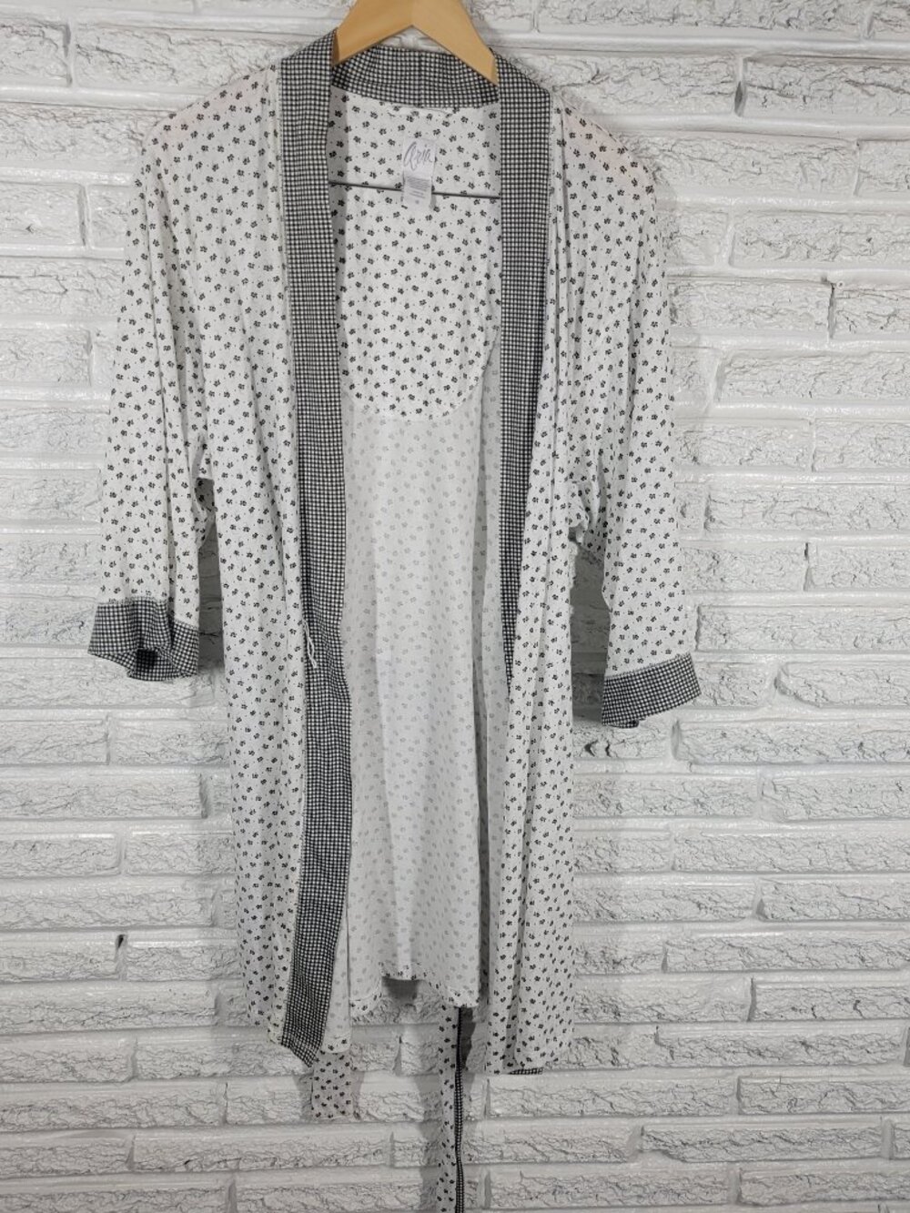 Aria Floral Gingham Check Robe 1X Black White V-Neck 3/4 Sleeve Belted FLO48E
